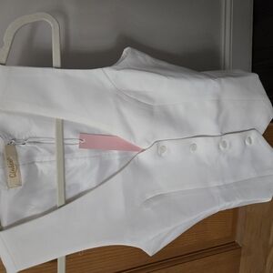 Chic White Sleeveless Blazer by Oh Polly